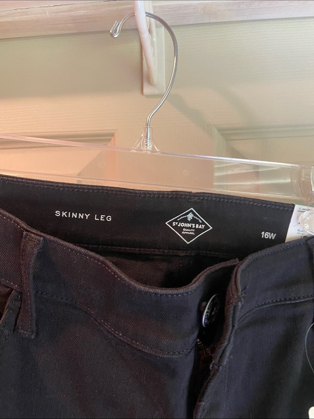 St. John's Bay Black Women's Skinny Jeans - Picture 6 of 6